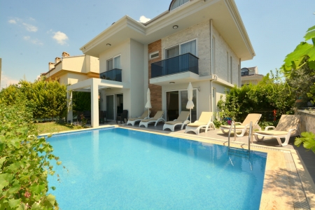 Fethiye Merkez'de Özel Havuzlu Satılık Villa